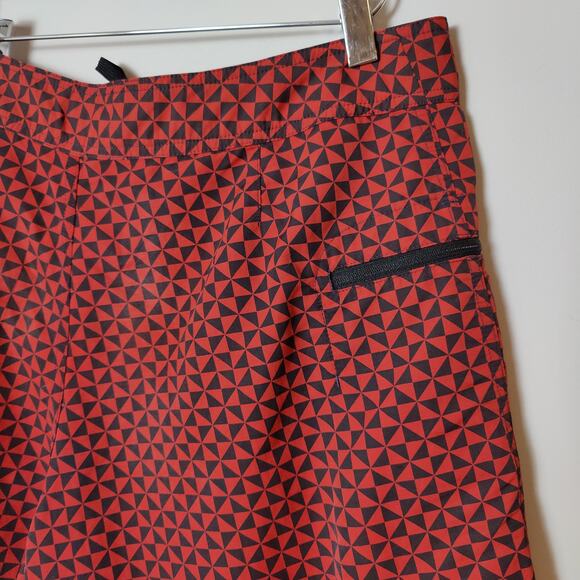 Patagonia Men's Sz 34 Wavefarer Board Shorts Red Black Geometric Swim Surf Beach - Picture 3 of 6